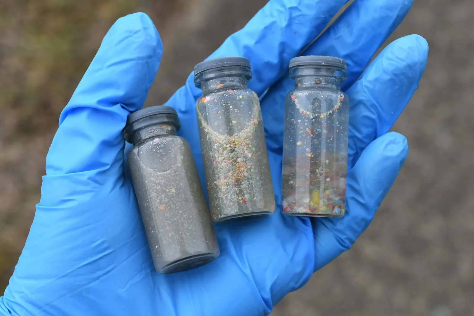 New Study Reveals Microplastics Generate Harmful Radicals in Water