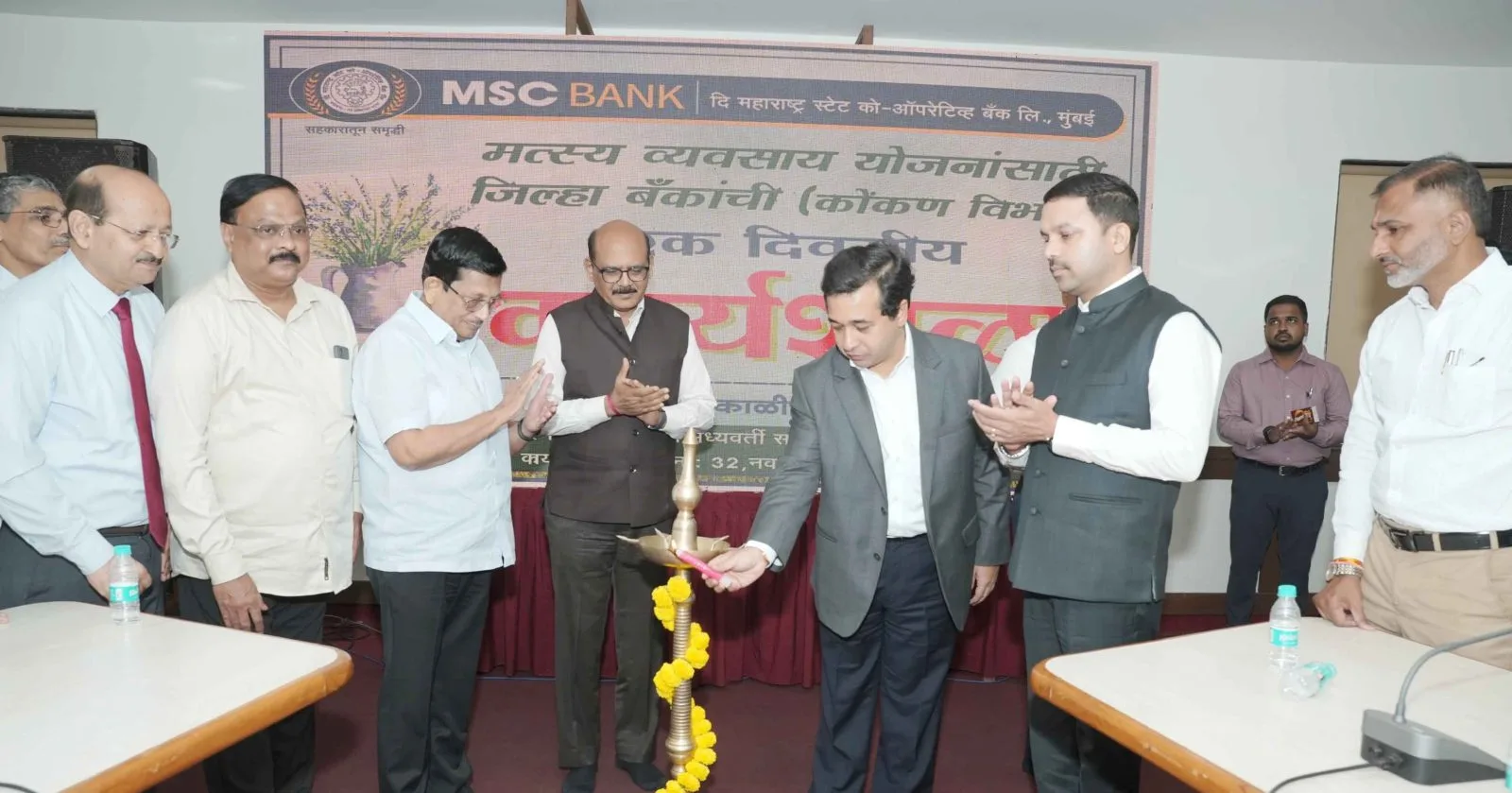 महाराष्ट्राने मच्छीपालनासाठी ₹1,000 कोटींचा निधी दिला