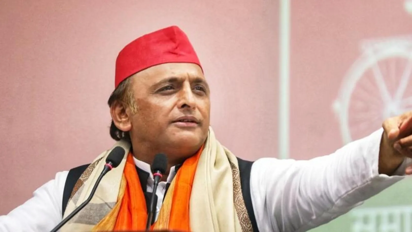 वाराणसी में SP के लाल बिहारी यादव की बढ़त, गिनती में हंगामा