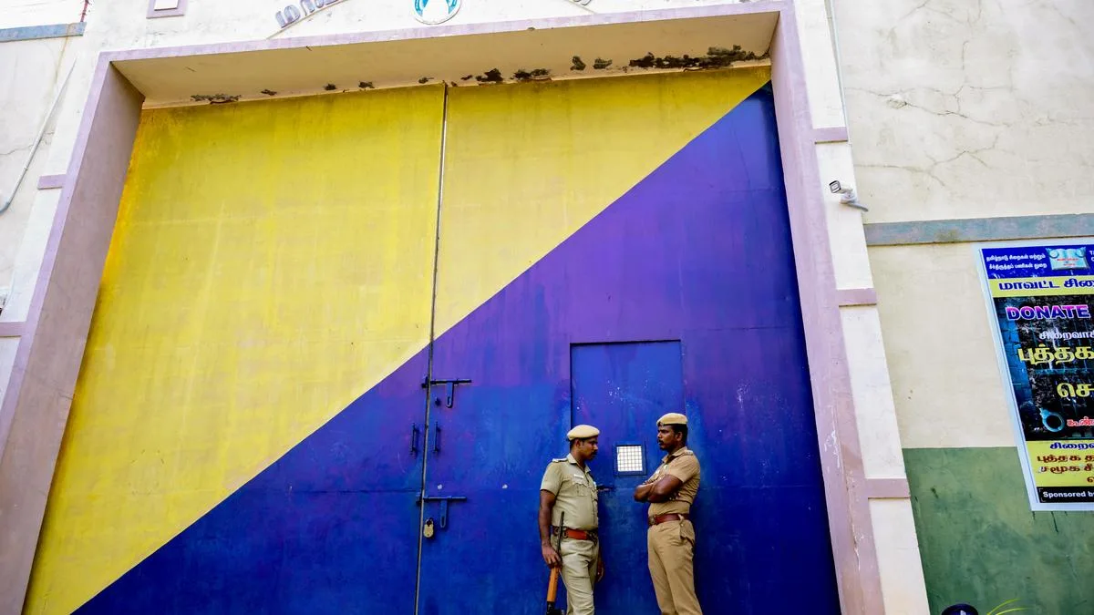 Daring Jailbreak in Theni: 17 Inmates Stage Escape