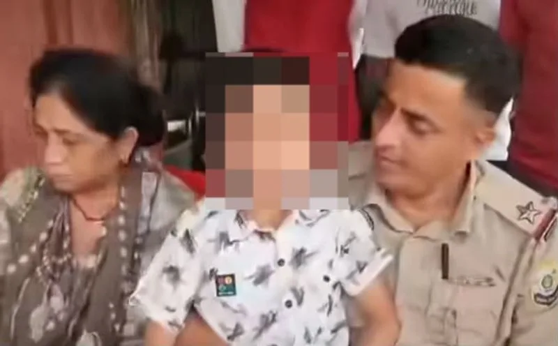 उत्तर प्रदेश परिवार ने 80 किमी चलाने के बाद छोड़ा 8 वर्षीय बेटा