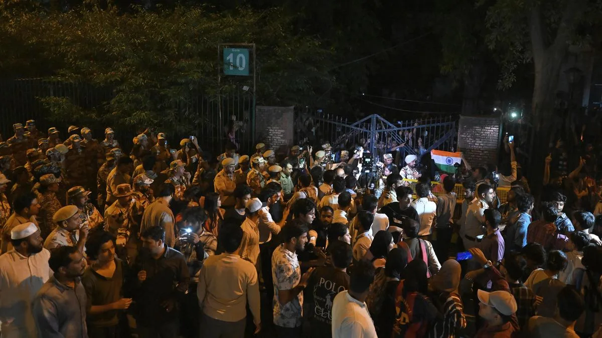 Jamia Millia Islamia Students Protest Amid Police Presence on October 25, 2026