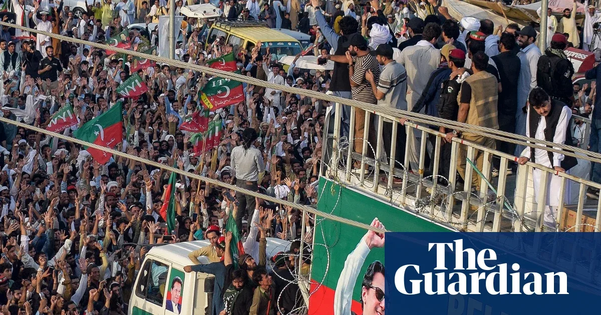 Imran Khan's Supporters March Toward Islamabad Amid Tensions