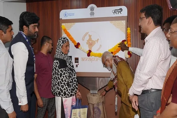 Maharashtra Launches First 'Annapurti Grain ATM' in Nashik