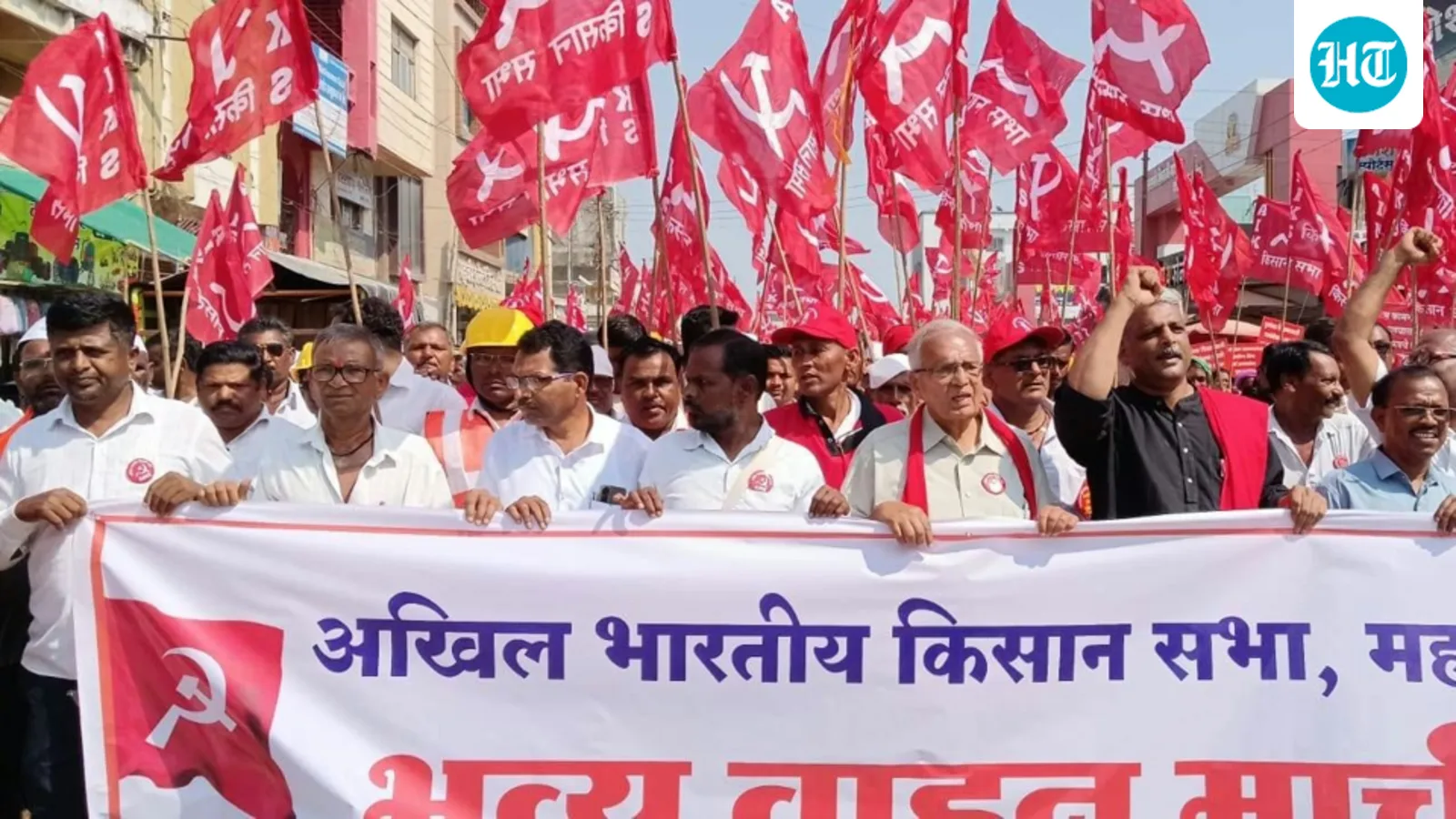 12,000 Farmers March to Mumbai Demanding Drought Relief
