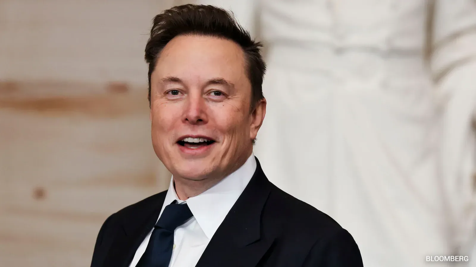 Elon Musk's Wealth Surges to $1.04 Trillion Amid Market Rally