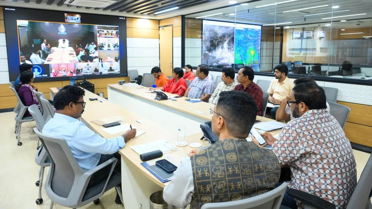 Cyclone Arnab Expected to Make Landfall in Andhra Pradesh on October 28