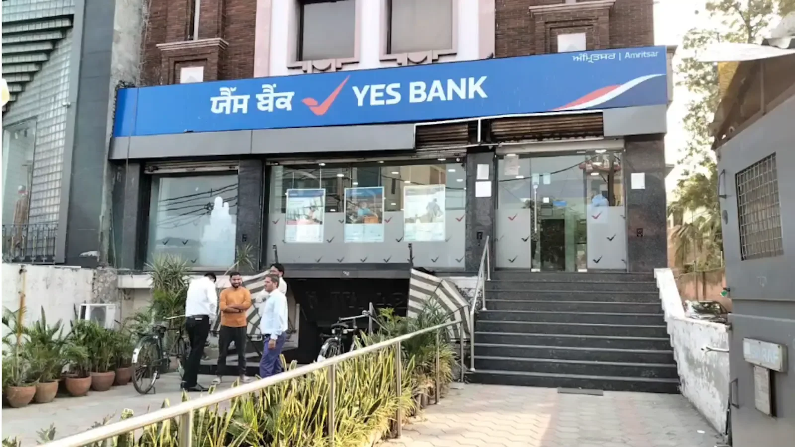 YES Bank Loan Manager Injured in Shooting During Dispute