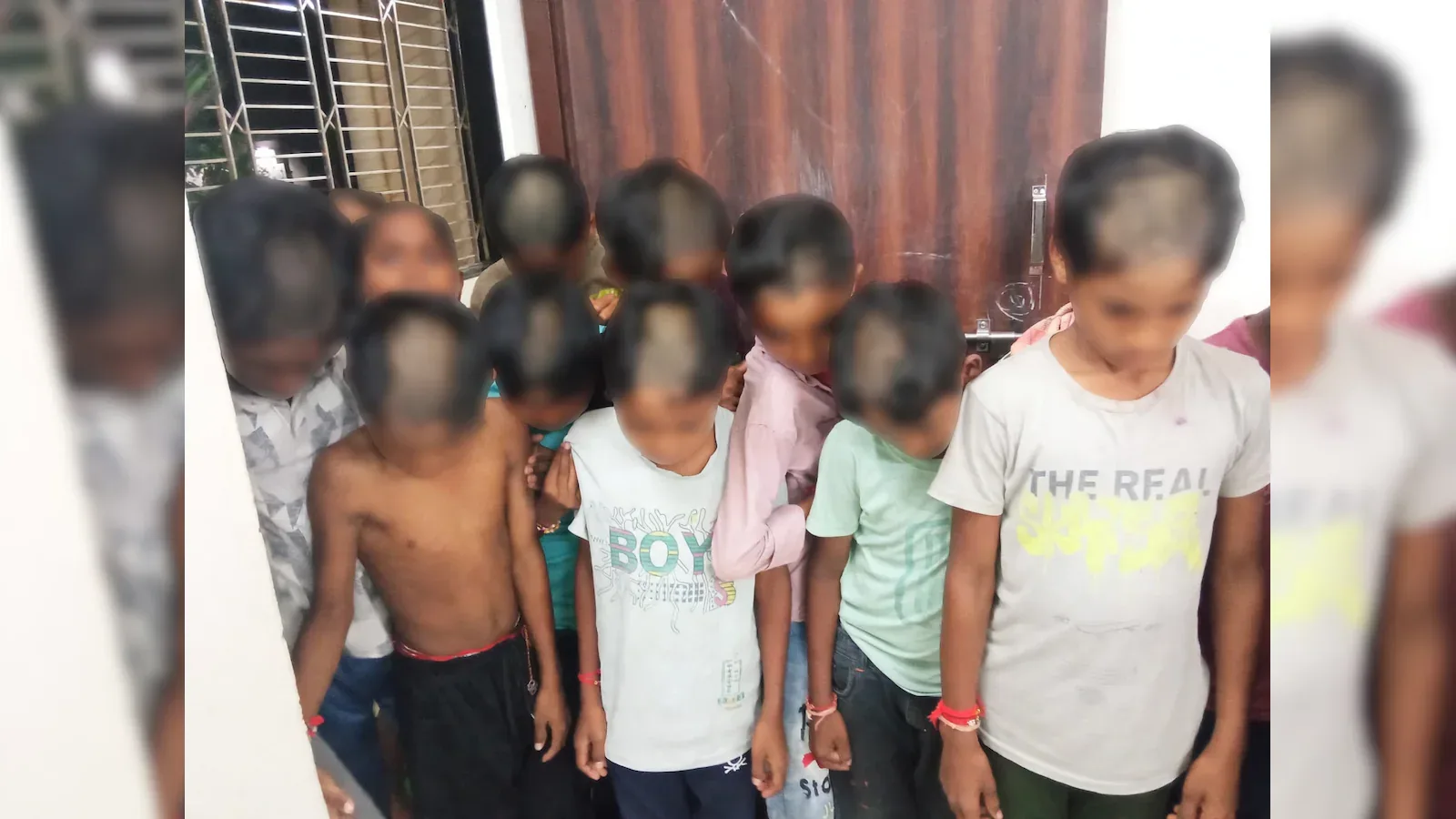 चंद्रपूरमध्ये 82 विद्यार्थ्यांना अर्धे गंजे केसांची शिक्षा