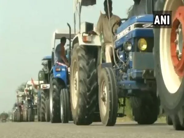 Sangli Farmers Halt Cane Transport Demanding Fair Prices