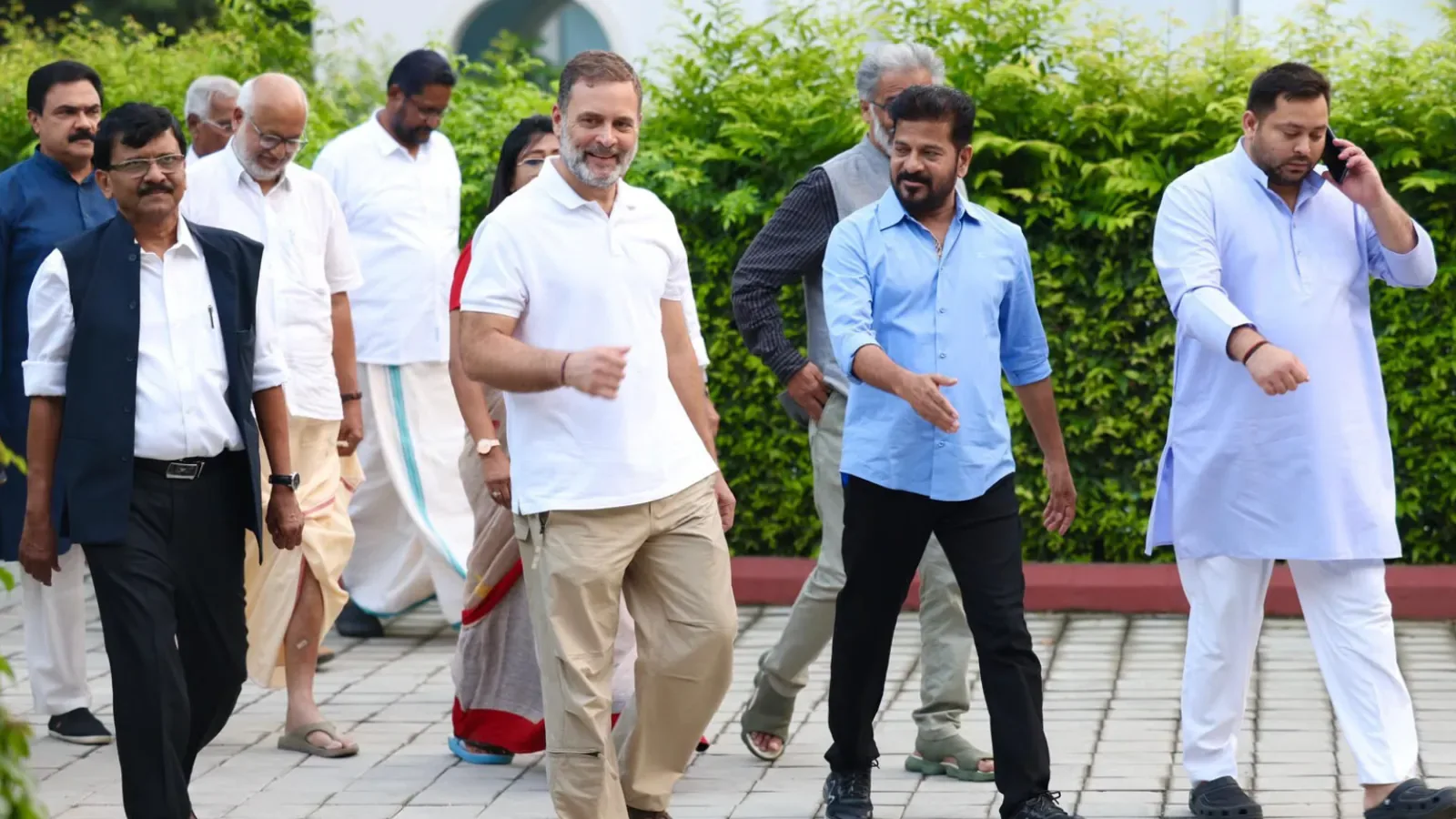 राहुल गांधीने INDIA गटाच्या नेत्यांसाठी चहा पार्टी आयोजित केली