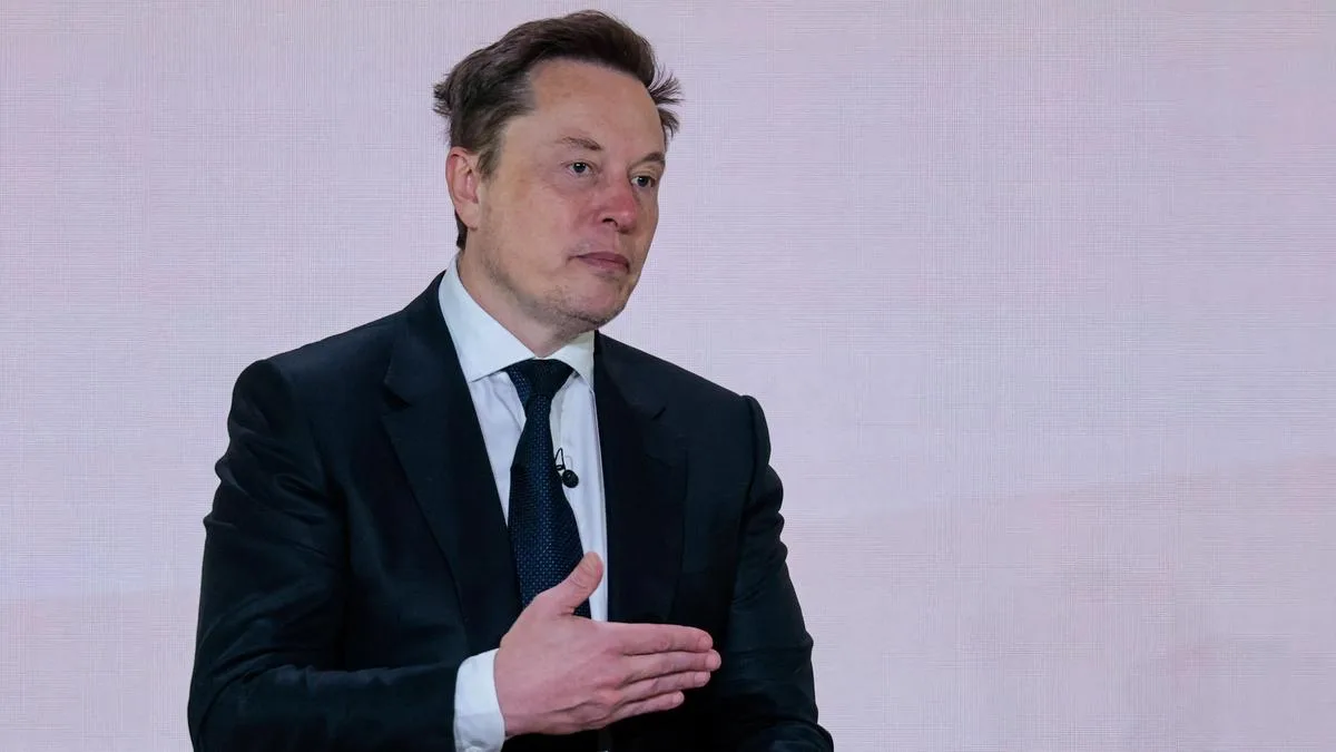 Elon Musk Claims Oligarchs Hinder Starlink Launch in India