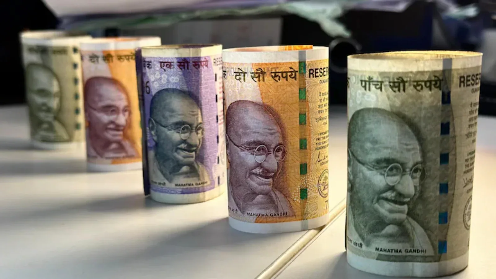 IMF ने भारताची जीडीपी वाढ 7% असेल असे भाकीत केले