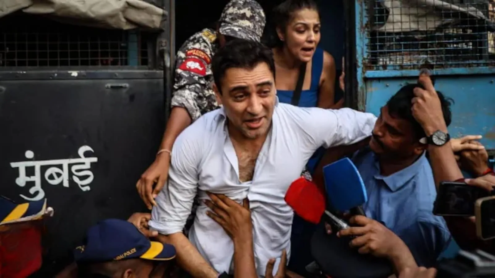 इमरान खानने 'भारत सोडा' नोटीसला बॉम्बे उच्च न्यायालयात आव्हान दिले