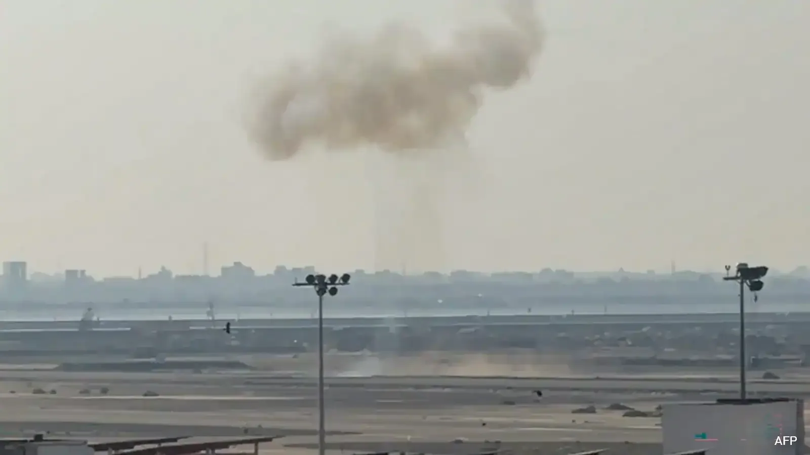 12 Casualties Reported in Saudi Airstrikes on Yemen's Taiz Province