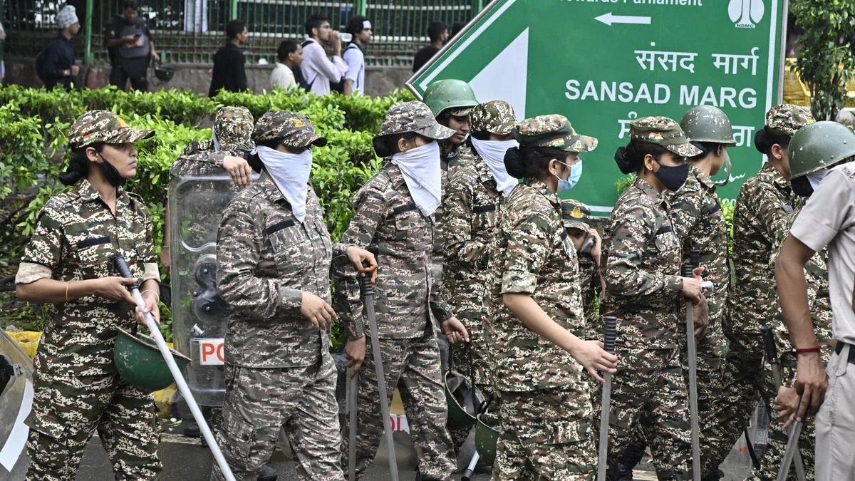 7,000 CRPF कर्मियों को दिल्ली में तैनात किया गया