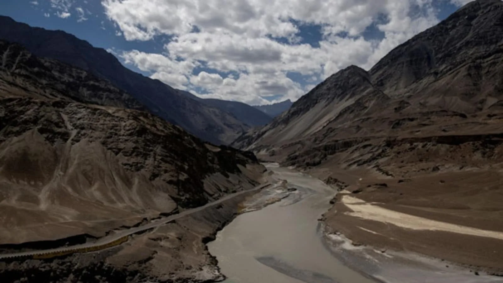 भारताने लडाखच्या स्थितीला स्पष्टता दिली, चीनच्या विरोधात