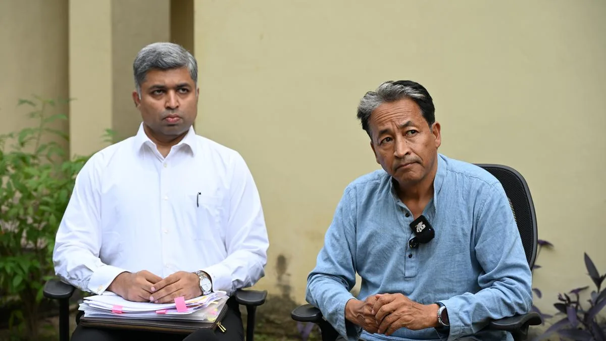सोनम वांगचुकने लडाखच्या स्वायत्ततेवरील केंद्राच्या वचनबद्धतेवर टीका केली