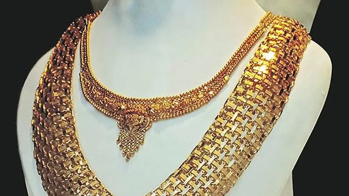 Gold Prices Drop on October 31: Latest Rates Across Major Cities