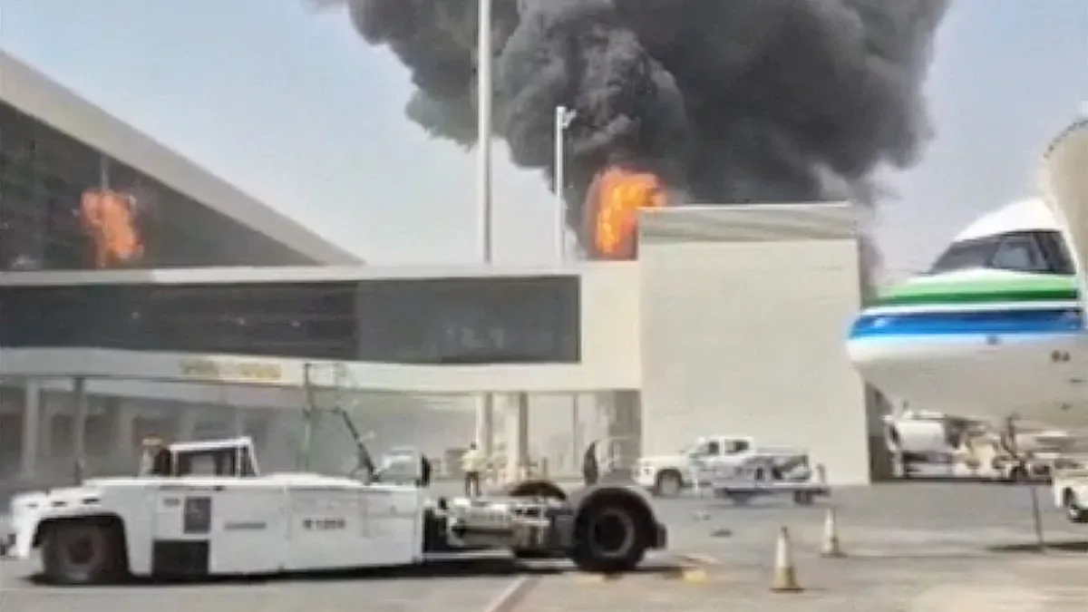 Travel Warnings Issued as Houthi Attacks Target Saudi Airports