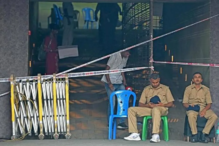 Chorebagan Stampede: New Committee Faces Criticism After Tragedy