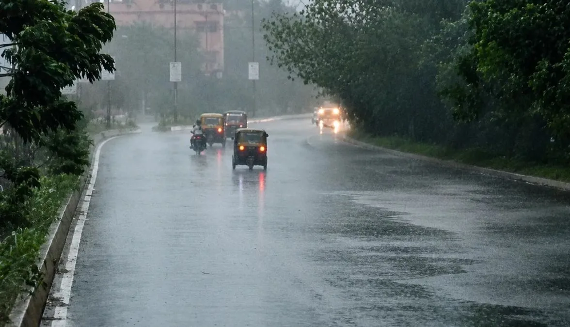 IMD Issues Red Warning for Heavy Rain in Odisha Ahead of Cyclone