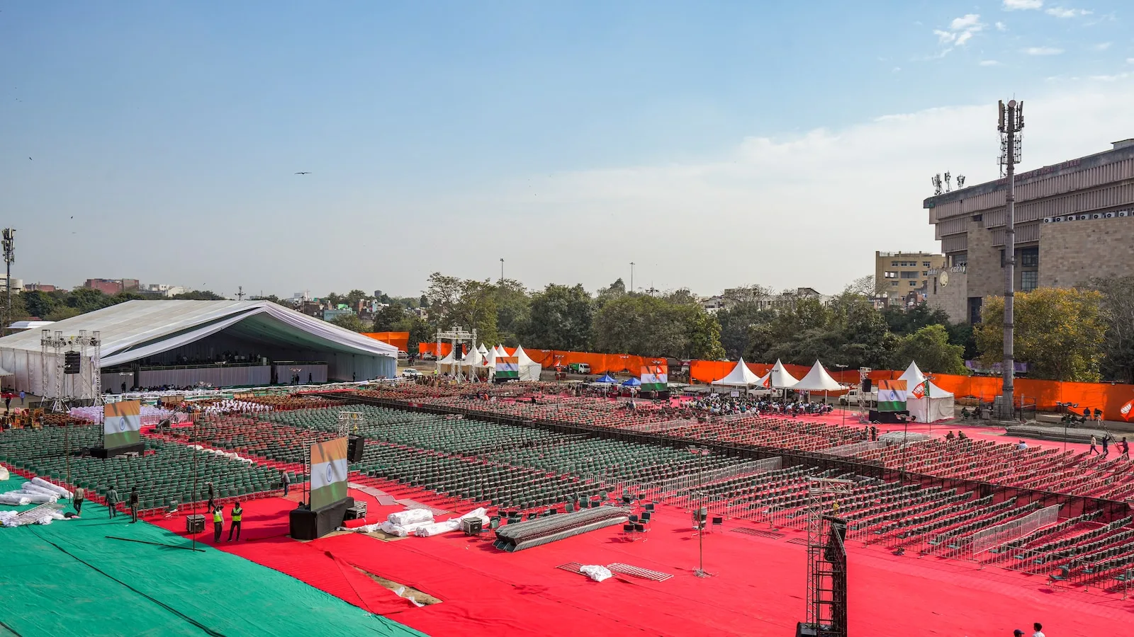30-Foot Cockroach Effigy to Symbolize Cleanliness at Delhi Ramlila
