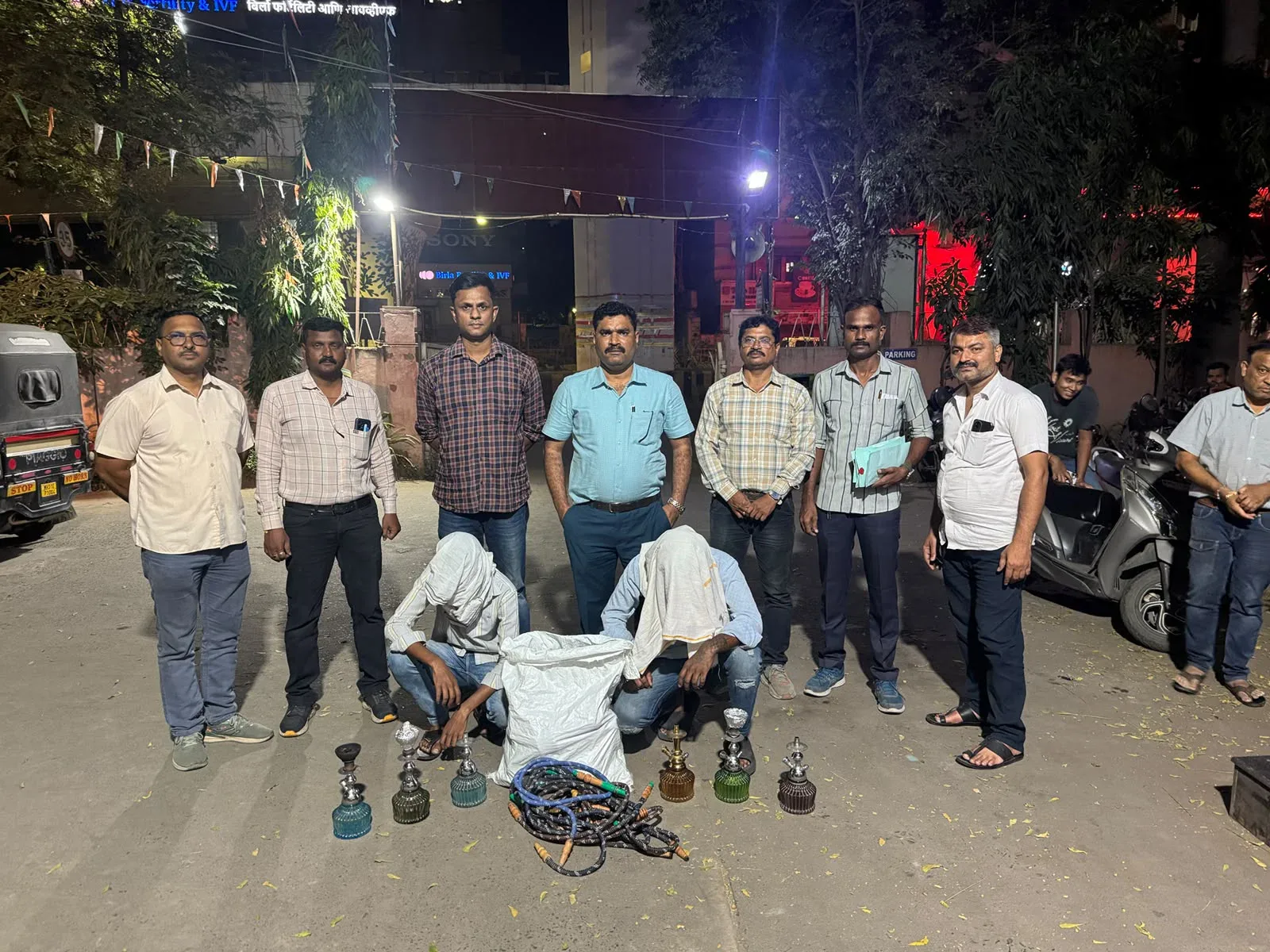 नागपुर क्राइम ब्रांच ने फ्यूजन कैफे पर छापा मारा