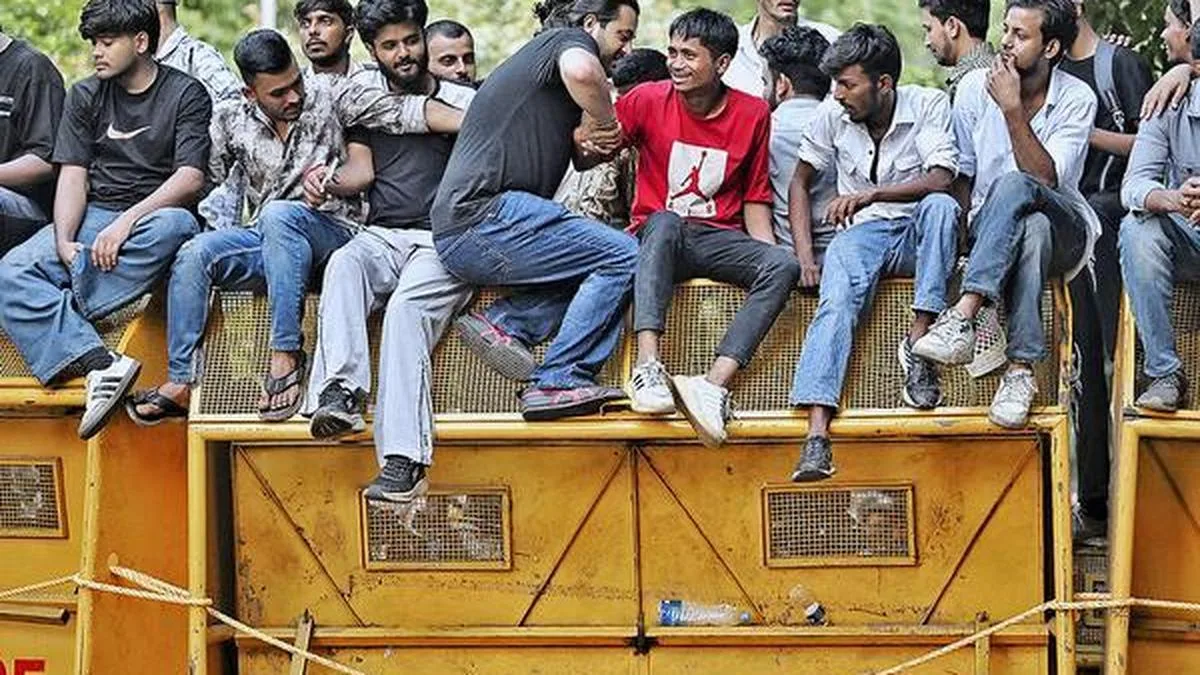 दिल्ली पुलिस ने जंतर-मंतर को हटाया, नए विरोध स्थलों की घोषणा