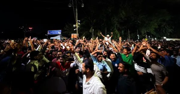 Maharashtra Public Service Aspirants Halt 10-Day Protest Following Chairman's Leave